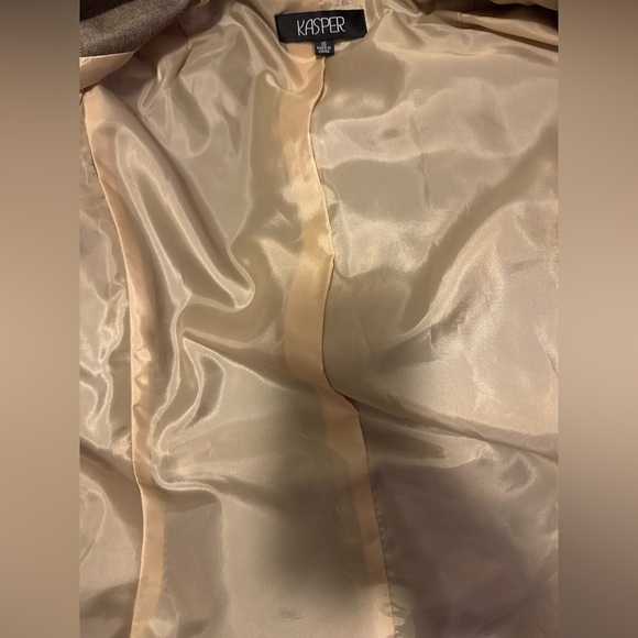Kasper Brown Blazer with Cream Accents - Picture 12 of 12